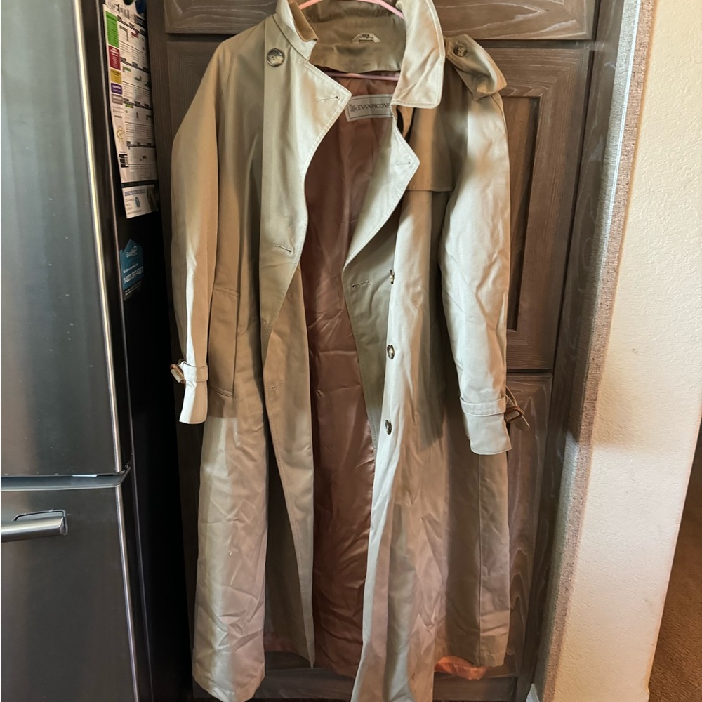 Women’s trench coat